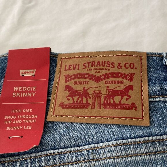 Levi's NWT Wedgie Skinny High Rise Raw Hem Denim Jeans 28 - Picture 8 of 12